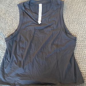 Lululemon cropped tank (like new)